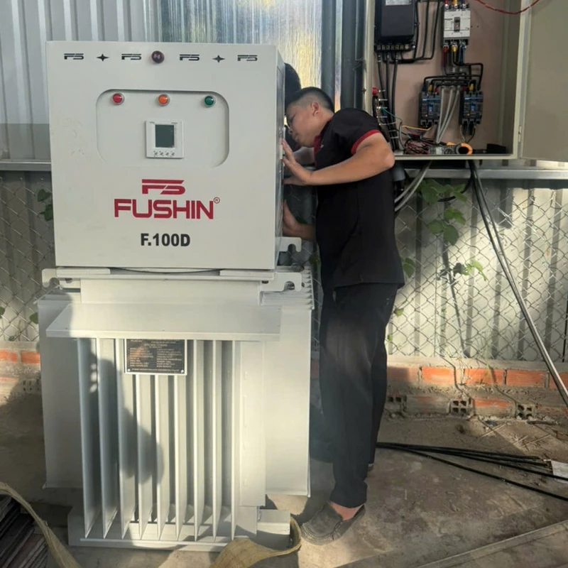 Ổn áp ngâm dầu 3 pha FUSHIN F-100D lắp đặt thực tế