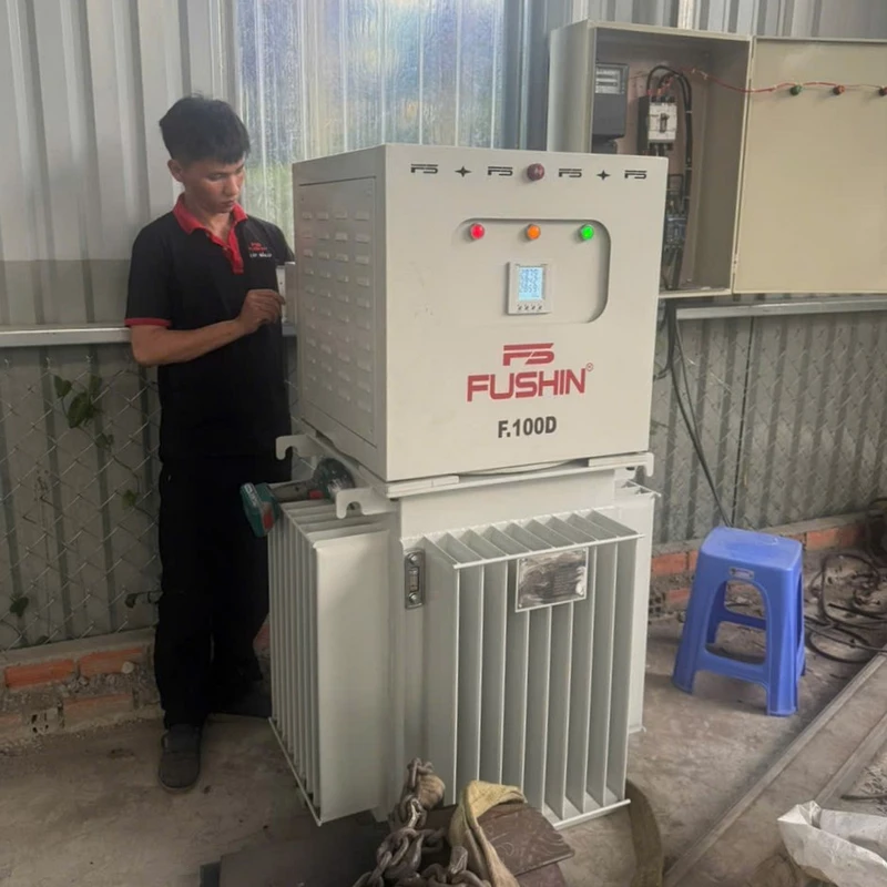 Ổn áp ngâm dầu 3 pha FUSHIN F-100D tại Long An